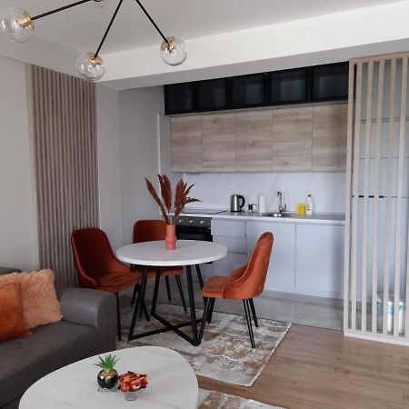 Centar Two Apartment สโกเปีย ภายนอก รูปภาพ