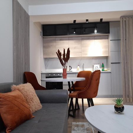 Centar Two Apartment สโกเปีย ภายนอก รูปภาพ