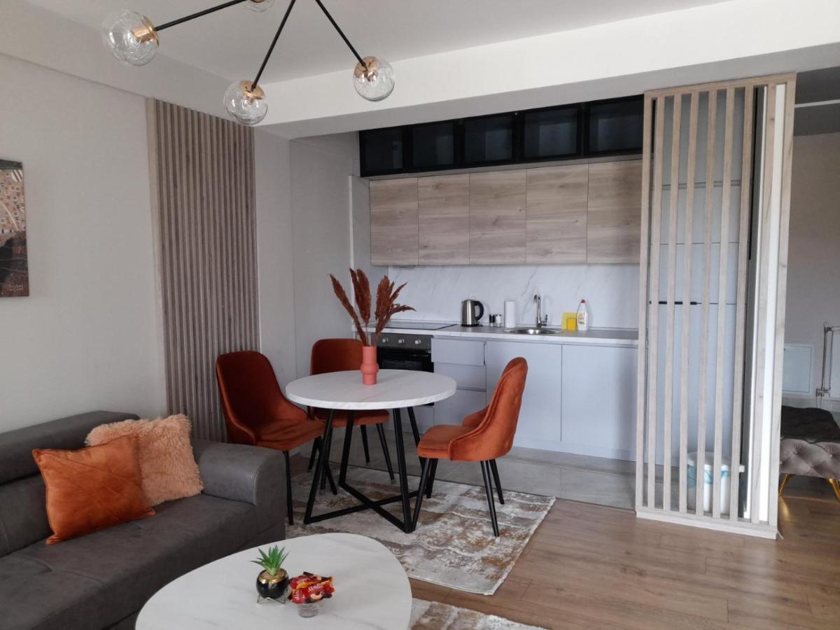 Centar Two Apartment สโกเปีย ภายนอก รูปภาพ