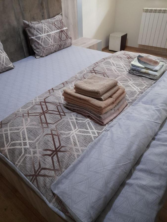 Centar Two Apartment สโกเปีย ภายนอก รูปภาพ